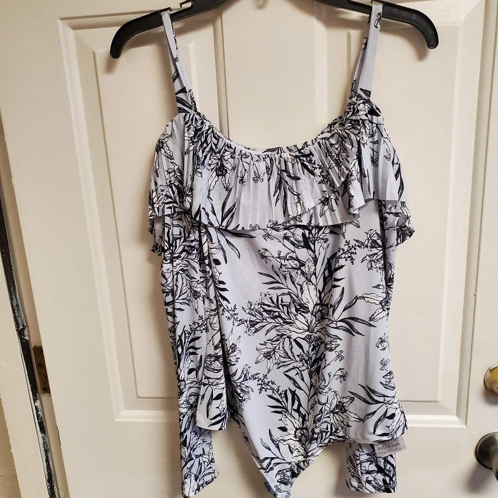 NEW  GUESS Long sleeve off shoulder Amy bodysuit